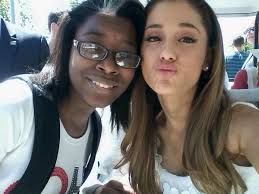 She captioned the snap, vaxxed n masked. Ariana Grande Today On Twitter Photos Ariana Grande Outside With Fans In New York City Today Http T Co Fqpsf17xp3 Http T Co Pbduorkzxf