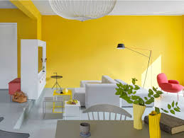 Salah satu yang dapat anda pertimbangkan saat sebetulnya masih ada banyak warna yang bisa anda terapkan di ruangan sempit dan minimalis milik anda. Desain Ceria Ruang Keluarga Dengan Sentuhan Warna Kuning Arsitag