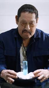 Mimi Villa's Instagram, Twitter & Facebook