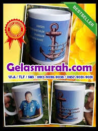 Helm bisa jadi kado untuk cowok yang tepat untuk para pecinta motor. Wa Tlp 0812 9015 9015 Desain Mug Reuni Mug Desain Pernikahan