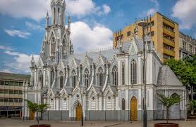 Santiago de cali (spanish pronunciationusually known by its short name cali, is the capital of the valle del cauca department, and the most populous city in western colombia with an estimated 2. Cali Travel Cost Average Price Of A Vacation To Cali Food Meal Budget Daily Weekly Expenses Budgetyourtrip Com