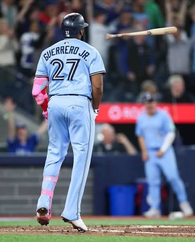 Vladimir Guerrero Jr.'s 3-run PLAKATA was the game-winner for the Blue Jays  💥