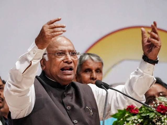 Kharge's 'baap' remark on Modi creates furore; BJP says language associated with 'thugs' - The Economic Times