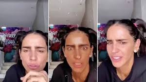 De regil dijo esto después de que fuera criticada por un cabezazo que le dio a su mamá y que quedó registrado en video. Barbara De Regil Pierde Contratos Millonarios Por Comentario Racista