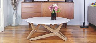 The boulon blanc table is crowdfunding on kickstarter. 20 Designers Creatifs Qui Veulent Revolutionner Votre Maison Dining Table Coffee Table Convert To Dining Table Coffee Table To Dining Table