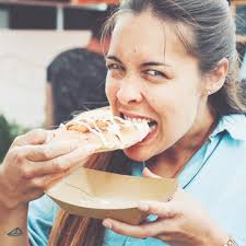 Elena Simons (@ElenaVanWonder)