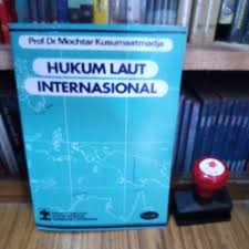 Ia pernah menjabat sebagai menteri kehakiman dari tahun 1974 sampai 1978 dan menteri luar negeri dari tahun 1978 sampai 1988. Buku Hukum Laut Internasional By Mochtar Kusumaatmadja Shopee Indonesia
