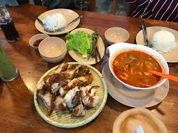 Anda boleh cuba menikmati keenakan pulut ayam di sini dengan harga murah sekitar 60 baht saja. Pengalaman Ke Hat Yai Dengan Bajet Rm250 Amirul