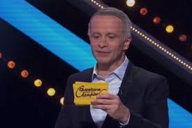 C'est également avec la complicité du streamer étoiles que samuel etienne a animé un numéro de questions pour un champion. Questions Pour Un Champion Que Retenir De La Premiere Emission De Samuel Etienne