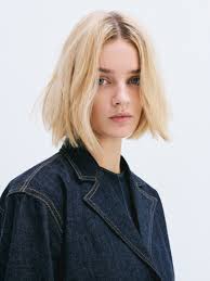 Ellie Proctor's Instagram, Twitter & Facebook