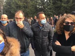 وفاة المخرج السوري حاتم علي إثر أزمة قلبية في مصر. 9vwz6rptcropym