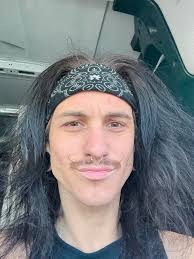 Finding doppelgangers online