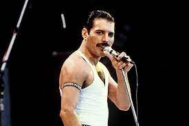 Bad guy albümünü ve deliah şarkısını onlara ithaf etti. 28 Jahre Nach Seinem Tod Neuer Song Von Freddie Mercury Veroffentlicht