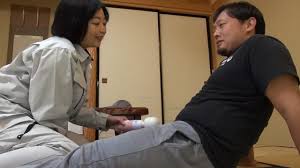 仕事中だっていうのにエッチな事ばかり考えてパンティを濡らしながら働くおばさん - Part.2 | xHamster