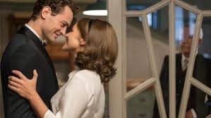 Agatha raisin est une professionnelle spécialisée dans les relations publiques qui décide d'abandonner sa vie à londres dans l'espoir de prendre un nouveau départ dans le village faussement calme de carsley. Velvet 2014 Saison 2 Episode 5 En Streaming Serie Complete Vf Youwatch Vk Filmstreaming Hd Com Episode 5 Velvet Serie Couple Photos