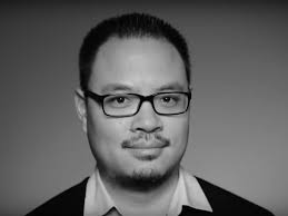 Baz Luhrmann's gaudy 'Elvis' is a shapeless blur of a musical biopic