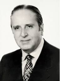 Kenneth Demarest's Instagram, Twitter & Facebook