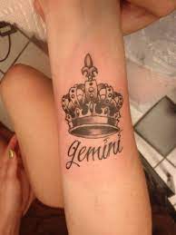 50 Fabulous Crown Tattoos You Should Not Miss Styles Weekly Gemini Tattoo Crown Tattoo Tattoo Designs For Girls