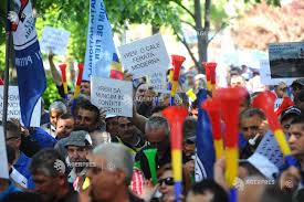 În prezent, în românia sunt conduse în sistem simplificat, fără mecanic ajutor, trenurile de. Bucuresti Protest Federatia Mecanicilor De Locomotiva Ministerul Transporturilor Agerpres ActualizeazÄ Lumea
