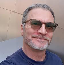 Does anyone recognize this LA building? I shot this pic about 15 years ago  and I don't remember the address or name of the building. It might be close  to Santa Monica,