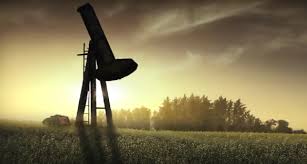 Sunt considerați combustibili artificiali benzina , petrolul lampant , combustibilul pentru aviație , motorina , combustibilul lichid ușor , gazul petrolier lichefiat , păcura , metanolul , combustibilii pentru rachete lichizi. Un ExerciÈ›iu De ImaginaÈ›ie Lumea FÄƒrÄƒ Petrol I