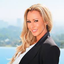 Bronwyn Jones's Instagram, Twitter & Facebook