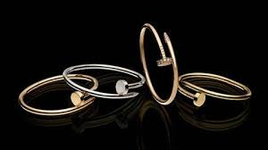 Timestamps 00:01:11 what size love bracelet? Les Clous Precieux De Cartier L Express Styles