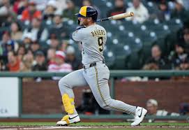 Jake Bauers Gives Brewers Lead in 8th in 6-4 Win to Take Series Against  White Sox - WTMJ