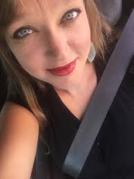 Lipstick color recommendations for clients