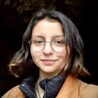 Leah Hecht's Instagram, Twitter & Facebook