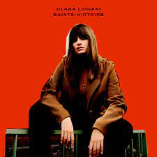 Born 10 july 1992 in martigues) is a french singer and songwriter. Critique Sainte Victoire 2018 De Clara Luciani Poings Serres Et Points Sur Les I Bulles De Culture