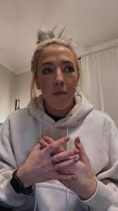 Melissa Cade's Instagram, Twitter & Facebook