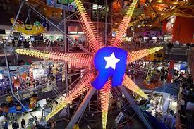 Check spelling or type a new query. Former Toys R Us Site In Times Square Is Being Re Imagined Wsj