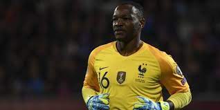 L'équipe de france n'est pas parvenu à franchir l'obstacle allemand. Equipe De France Comment Steve Mandanda A Repris Sa Place Dans Le But Des Bleus