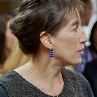 PDF) Sobre Héroes y Tumbas: National Symbols in Nineteenth-Century Spanish  America