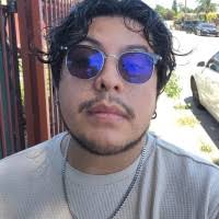 7 perfiles de «Max Serrano»