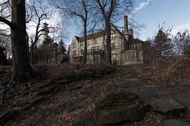 Inside Creepy Abandoned Mansions Around The World Loveproperty Com