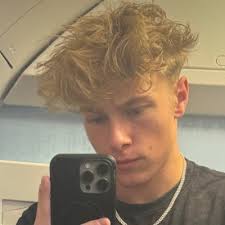 Chase Gray (@stevenpereir)