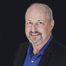 Seth Lutz's Instagram, Twitter & Facebook