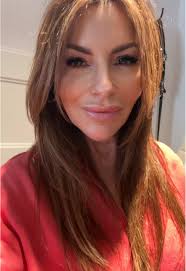 Bottes et Chiens: Une Journée de Shopping Heureuse!