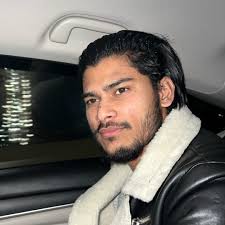 Will Tesla's end of year price hit $700 by January 1st?