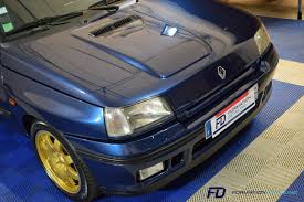 Une Clio En Preparation Esthetique Automobile Chez Formationdetailing A Trappes Dans Le 78 Chaque Jour L Renault Sport Automobile Debosselage Sans Peinture