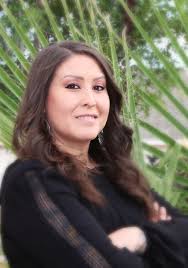 Liz Poe's Instagram, Twitter & Facebook