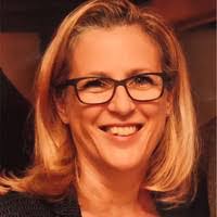 Caroline Roos's Instagram, Twitter & Facebook