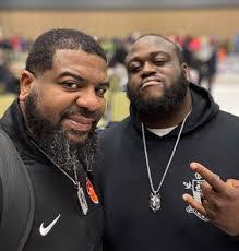 Logan Mcclellan's Instagram, Twitter & Facebook