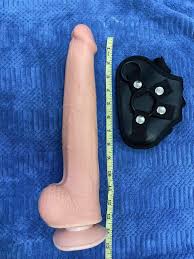 قضيب سيلكون ناعم ومرن مع حزام