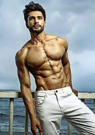 Niklas osterloh can be seen on tv until the end of july. Das Ist Der Frisch Gekurte Mister World 2016