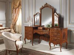 In the ancient indus valley's civilization, a kind of dresser set decorated with copper mirrors and ivory boxes the dressing table in this theme usually has wheels under the legs. Classic Louvre Bedroom Dressing Table With Mirror Vimercati Classic Furniture