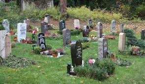 Mit einer entsprechenden genehmigung ist es möglich, die urne mit nach hause zu nehmen. Urne Zu Hause Aufbewahren Kann Man Den Friedhofszwang Umgehen