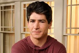 Michael Fishman habla sobre su ausencia en el final de 'The Conners' :  r/TheConners
